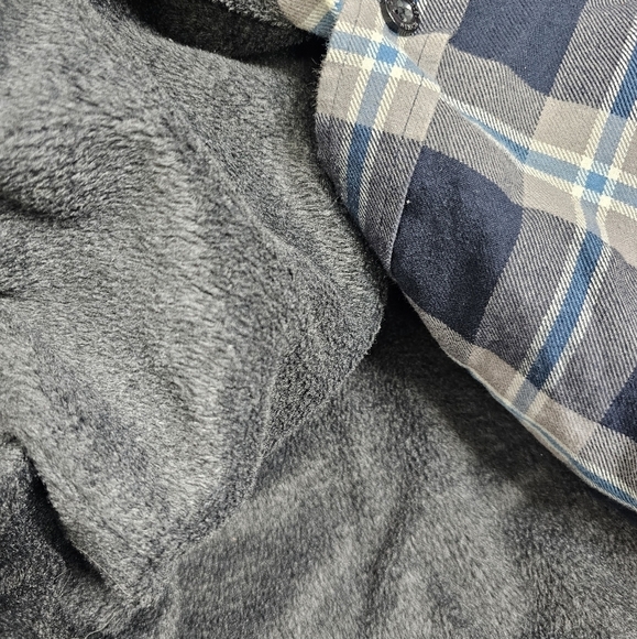 L.L.Bean Traditonal Fit fleece lined hooded jacket navy and gray plaid Small - Picture 7 of 8